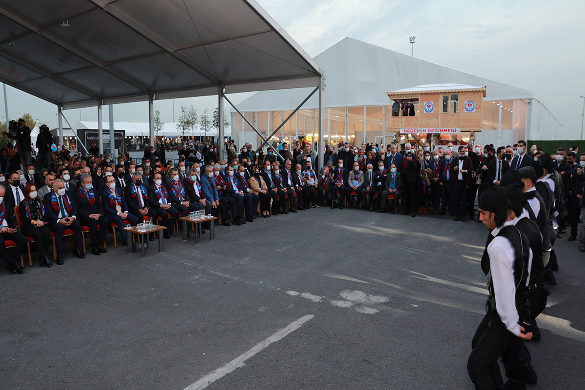 istanbul yenikapi da akcaabat coskusu yasandi trabzon akcaabat belediyesi